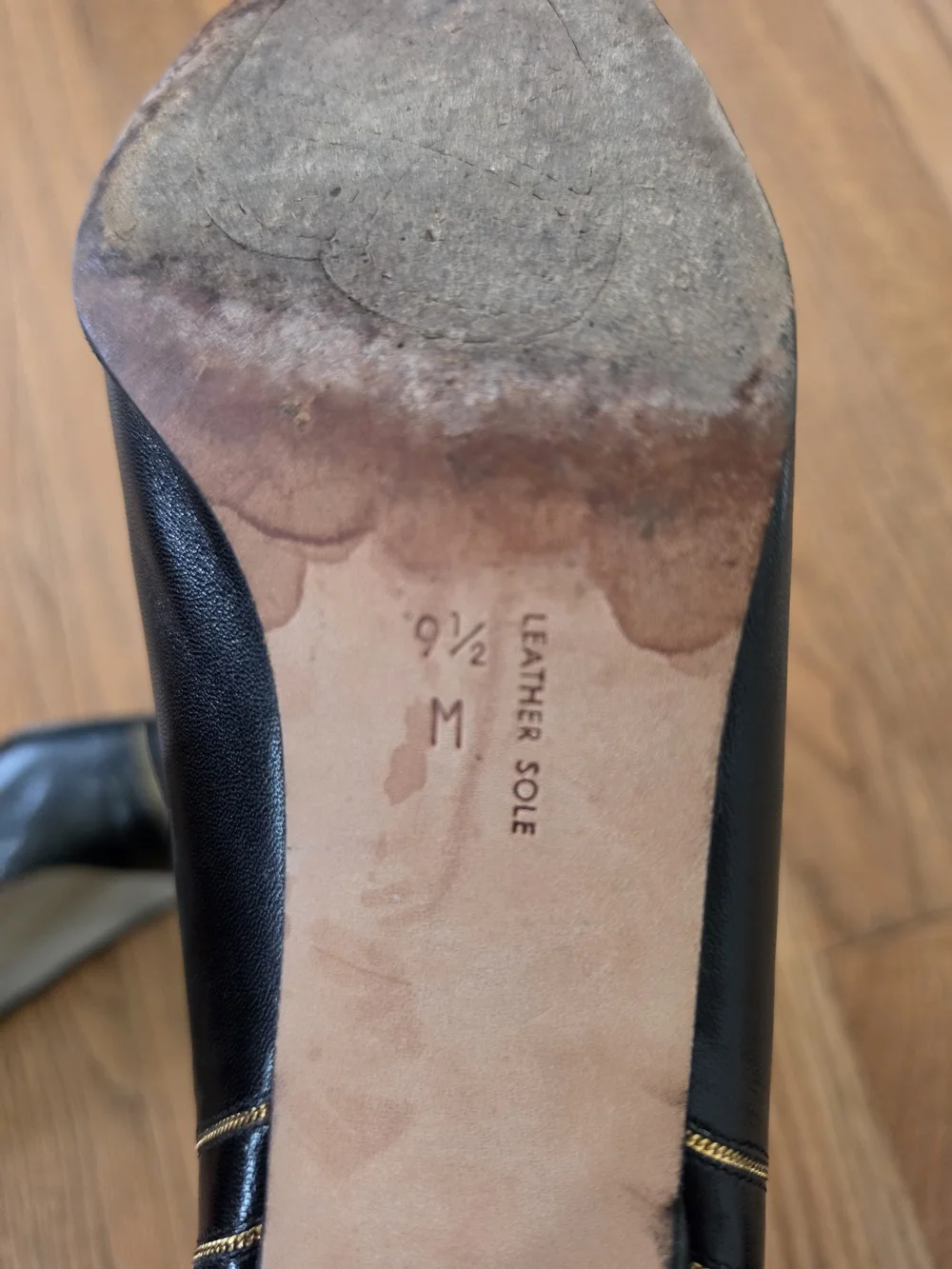 Nina Comfort Vintage Black Leather Square-Toe Pumps w/ Gold Accent Trim Size 9.5 - Picture 6 of 6